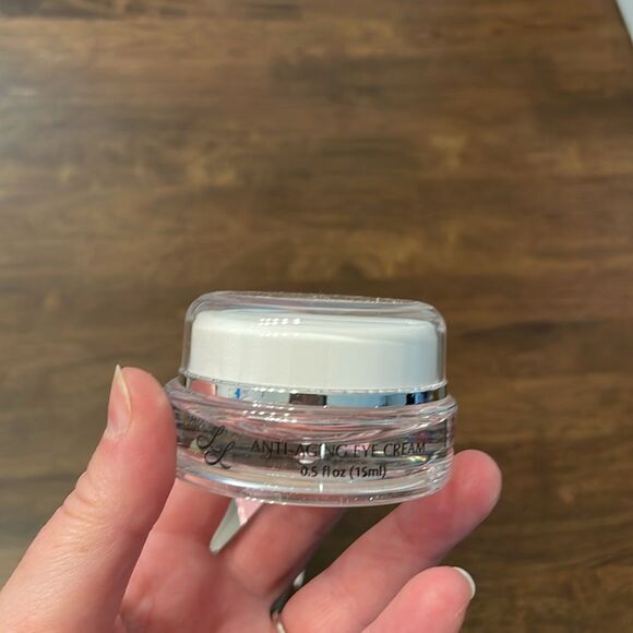 NEW Optivida Health LL Skincare Anti-Aging Eye Cream 0.5 fl oz /15 ml - Picture 4 of 4